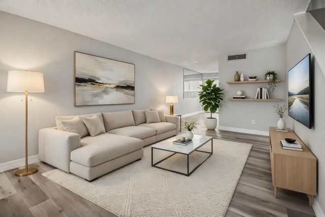 3919 Fairmont Parkway 113, Pasadena, TX 77504