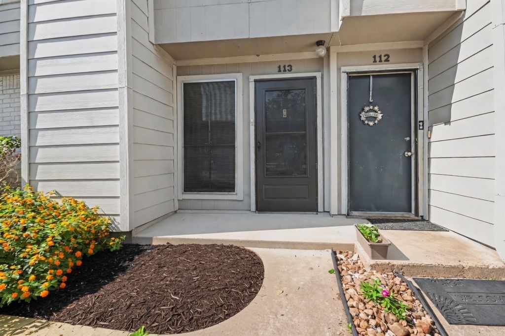 3919 Fairmont Parkway 113, Pasadena, TX 77504