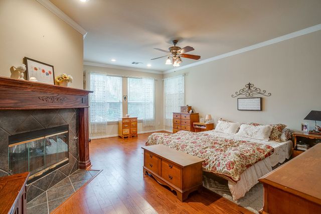 2952 Masters Court S, Burleson, TX 76028