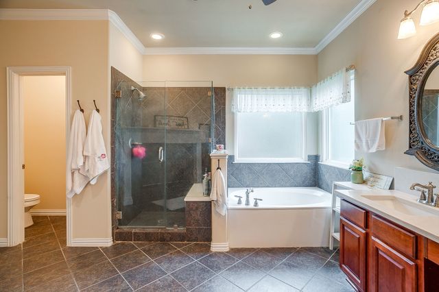 2952 Masters Court S, Burleson, TX 76028