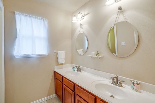 2952 Masters Court S, Burleson, TX 76028