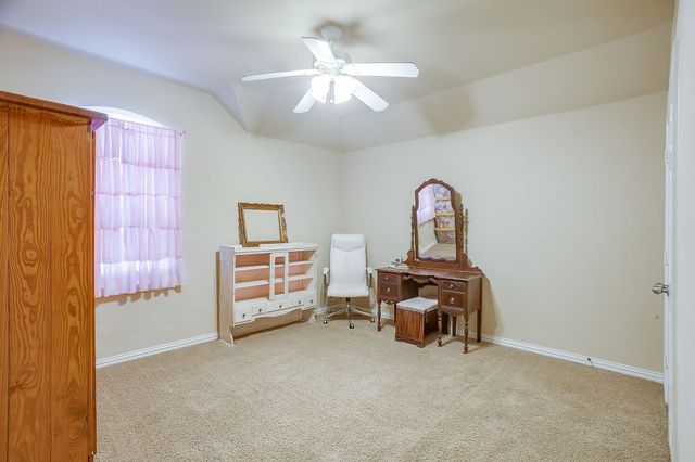 2952 Masters Court S, Burleson, TX 76028