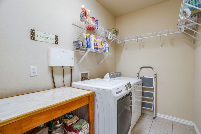 2952 Masters Court S, Burleson, TX 76028