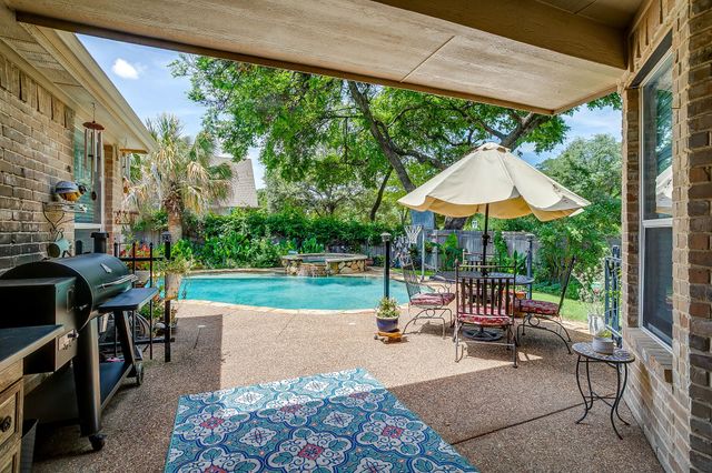 2952 Masters Court S, Burleson, TX 76028