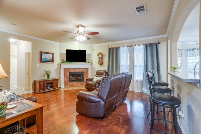 2952 Masters Court S, Burleson, TX 76028