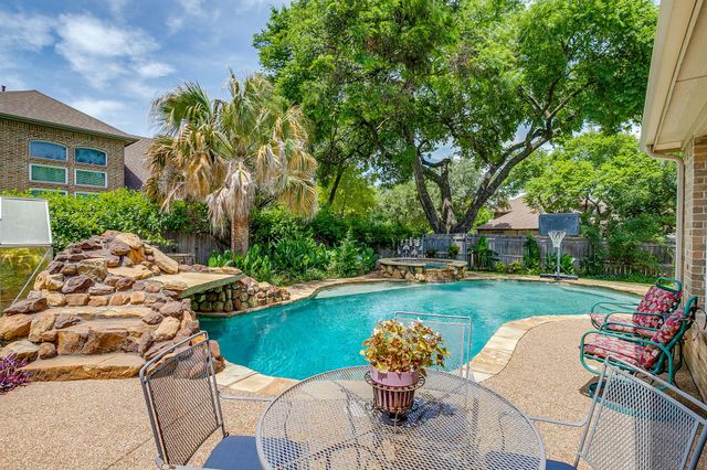 2952 Masters Court S, Burleson, TX 76028