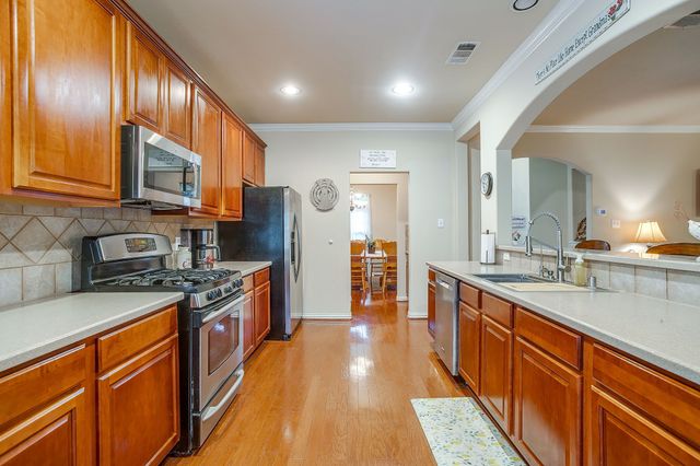 2952 Masters Court S, Burleson, TX 76028