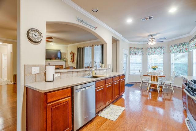 2952 Masters Court S, Burleson, TX 76028
