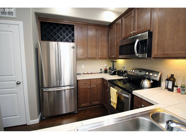 15560 Sw IVORY St, Beaverton, OR 97007