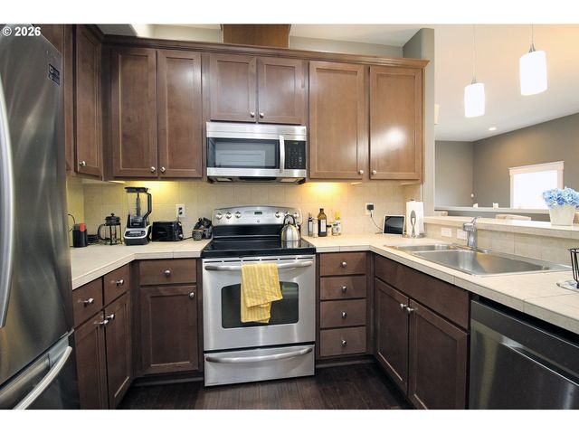 15560 Sw IVORY St, Beaverton, OR 97007