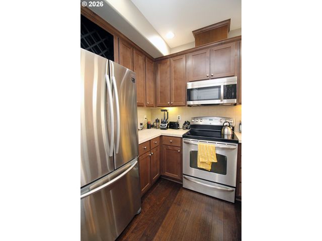 15560 Sw IVORY St, Beaverton, OR 97007