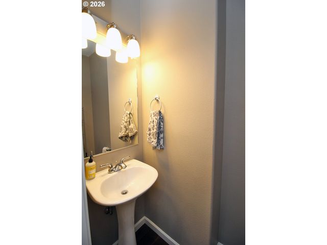 15560 Sw IVORY St, Beaverton, OR 97007