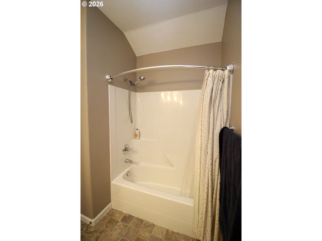 15560 Sw IVORY St, Beaverton, OR 97007