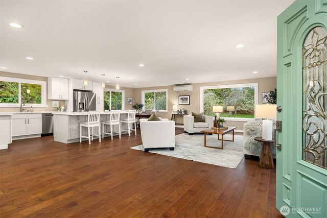 34031 Bonnieview Lane NE, Kingston, WA 98346