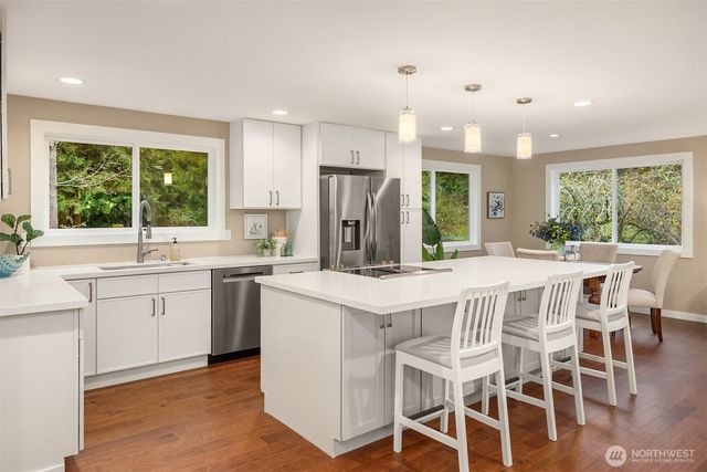 34031 Bonnieview Lane NE, Kingston, WA 98346