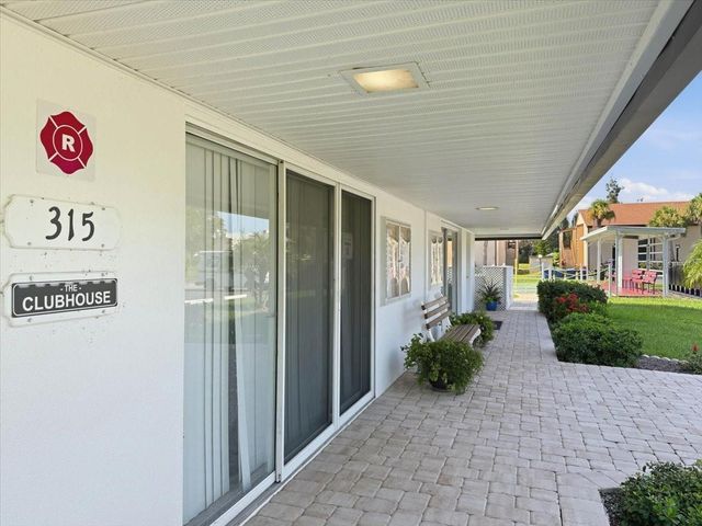 3 QUAILS RUN BOULEVARD 3105, Englewood, FL 34223
