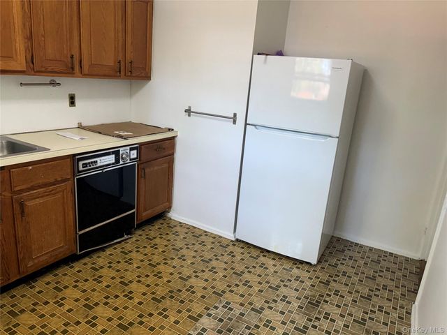 74-81 220th Street 2, Bayside, NY 11364