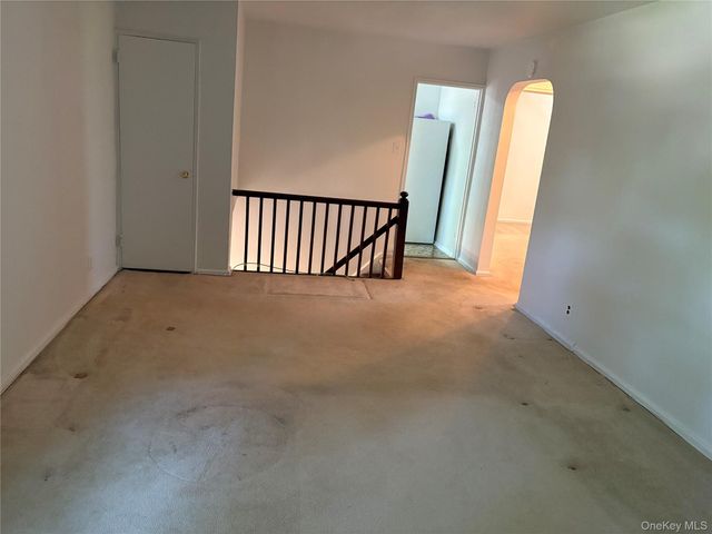 74-81 220th Street 2, Bayside, NY 11364