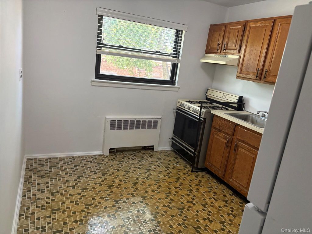 74-81 220th Street 2, Bayside, NY 11364 — photo 3