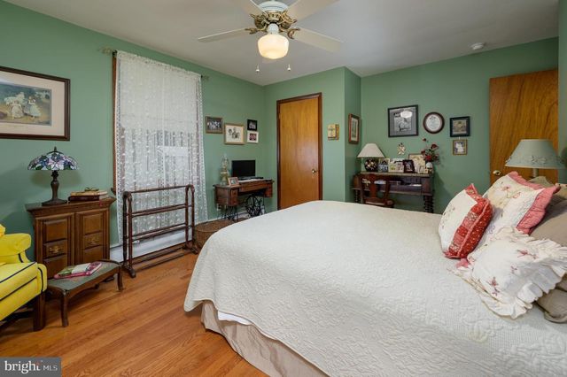 52 BANK ST, Medford, NJ 08055