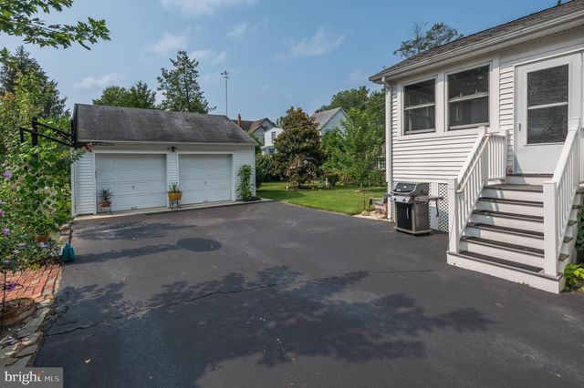 52 BANK ST, Medford, NJ 08055