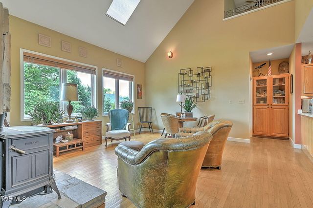 30 East Dale Court, Greeneville, TN 37745