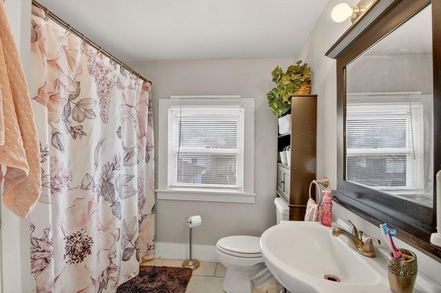 907 6th Street, Jackson, MI 49203