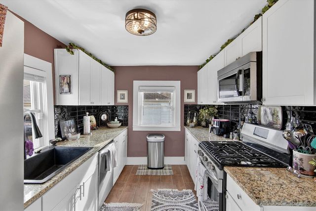 907 6th Street, Jackson, MI 49203