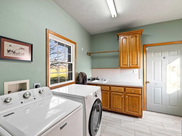 669 S County Road 800 W, Rockport, IN 47635