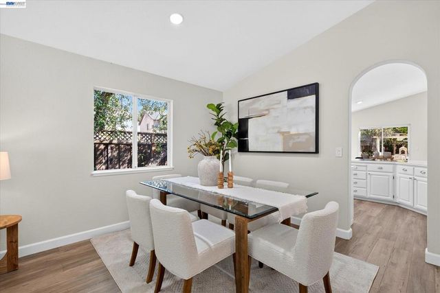 8039 Canyon Creek Cir, Pleasanton, CA 94588