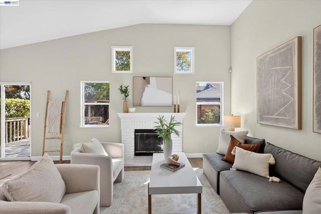 8039 Canyon Creek Cir, Pleasanton, CA 94588