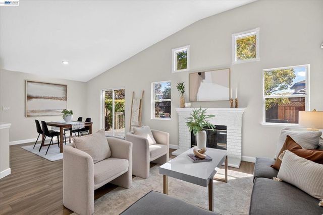 8039 Canyon Creek Cir, Pleasanton, CA 94588