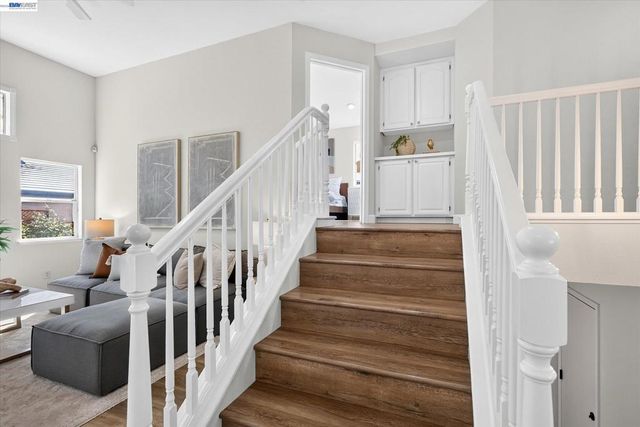 8039 Canyon Creek Cir, Pleasanton, CA 94588