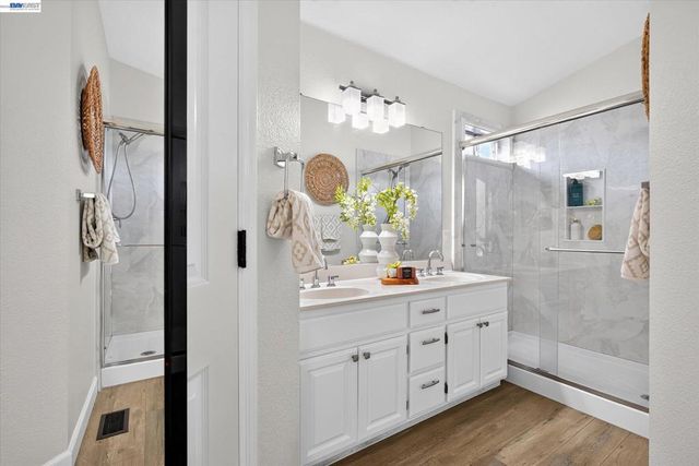 8039 Canyon Creek Cir, Pleasanton, CA 94588