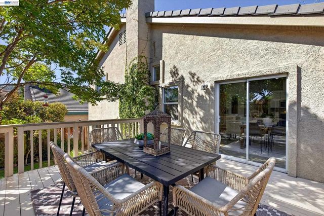 8039 Canyon Creek Cir, Pleasanton, CA 94588