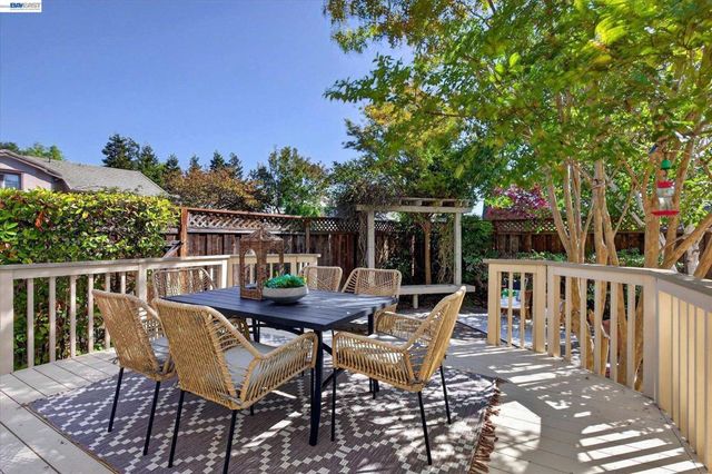 8039 Canyon Creek Cir, Pleasanton, CA 94588