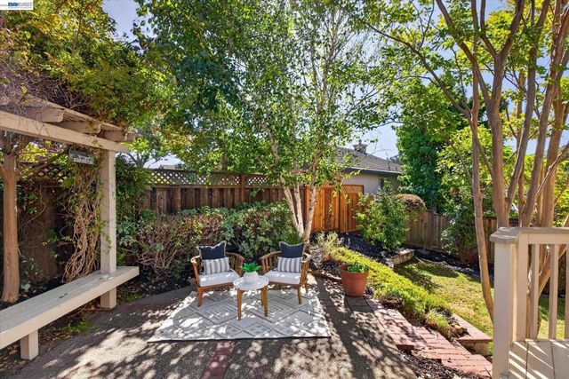 8039 Canyon Creek Cir, Pleasanton, CA 94588