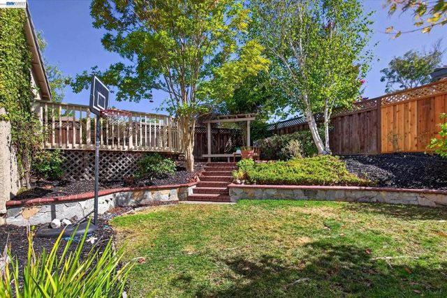 8039 Canyon Creek Cir, Pleasanton, CA 94588