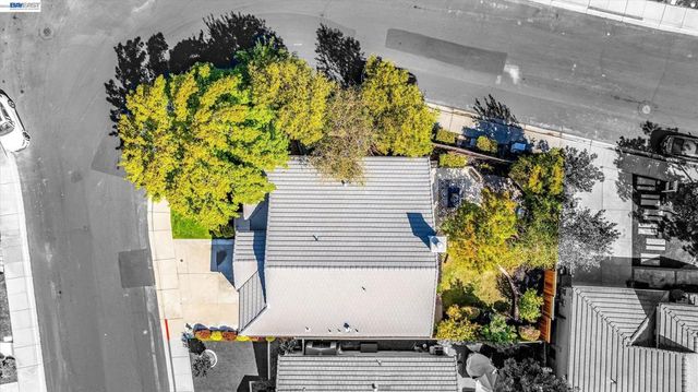 8039 Canyon Creek Cir, Pleasanton, CA 94588
