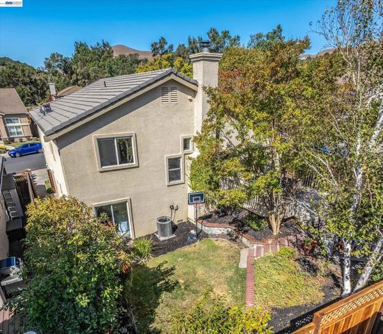 8039 Canyon Creek Cir, Pleasanton, CA 94588