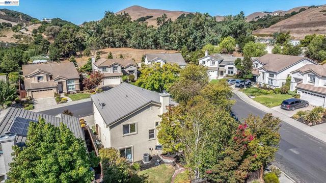 8039 Canyon Creek Cir, Pleasanton, CA 94588