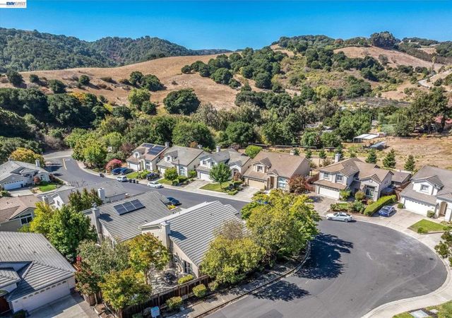 8039 Canyon Creek Cir, Pleasanton, CA 94588