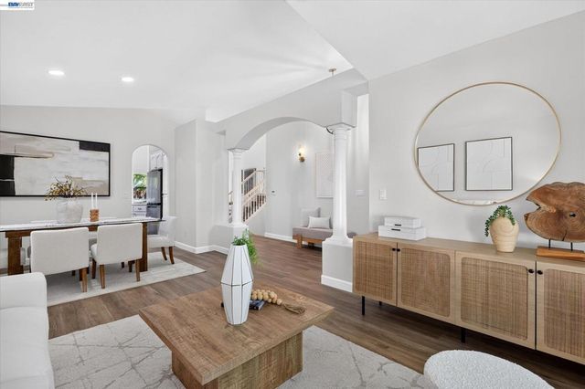 8039 Canyon Creek Cir, Pleasanton, CA 94588