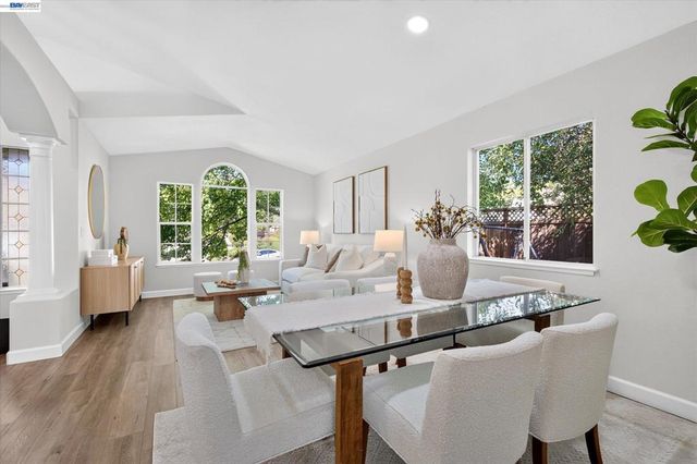 8039 Canyon Creek Cir, Pleasanton, CA 94588