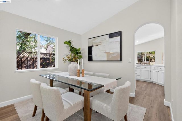 8039 Canyon Creek Cir, Pleasanton, CA 94588