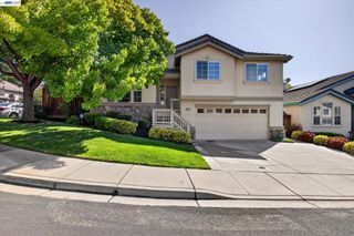 8039 Canyon Creek Cir, Pleasanton, CA 94588