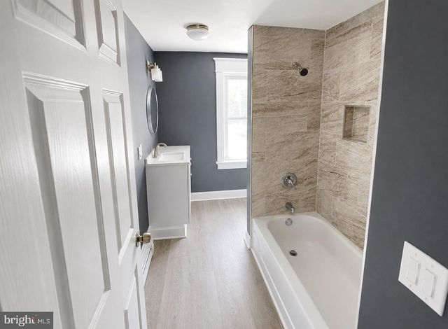 437 W BROAD ST, Paulsboro, NJ 08066