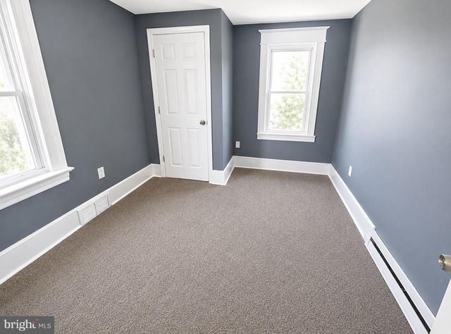 437 W BROAD ST, Paulsboro, NJ 08066