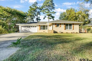2936 Rollingwood Dr, Tyler, TX 75701