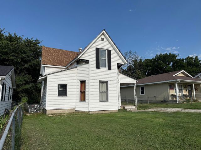 2336 N Ramsey Avenue, Springfield, MO 65803